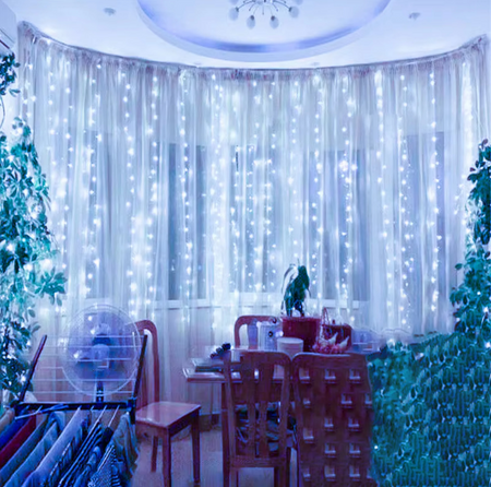 Lampki wiszące LED 300 – kurtyna świetlna dekoracyjna 3x3 m